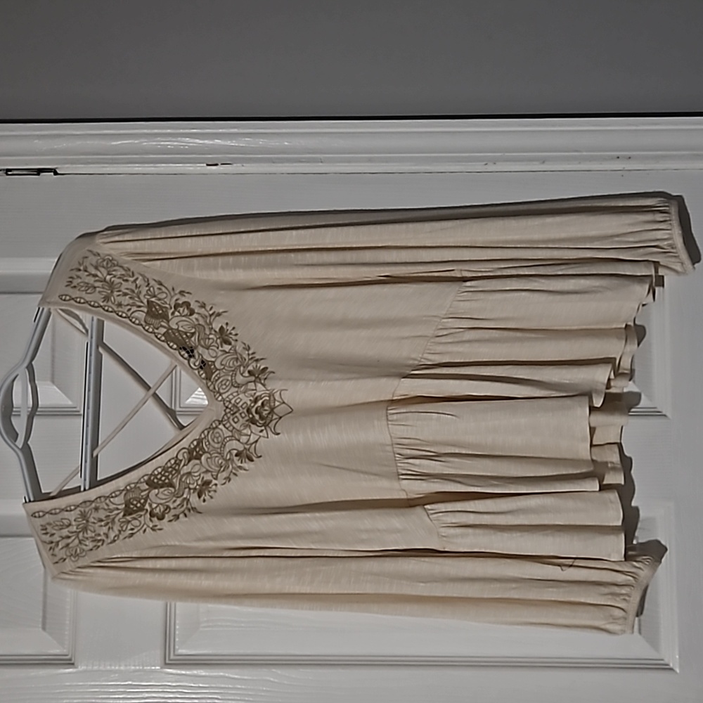 NWOT TORRID CUT OUT CROSS BACK BABYDOLL TOP M